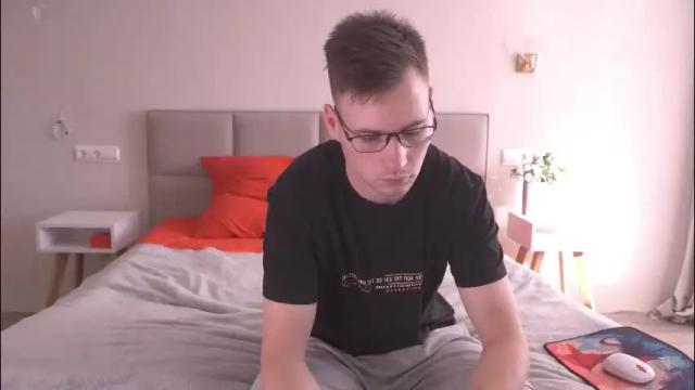 Image 3 of krutfrut Stream on Chaturbate on 4 months ago