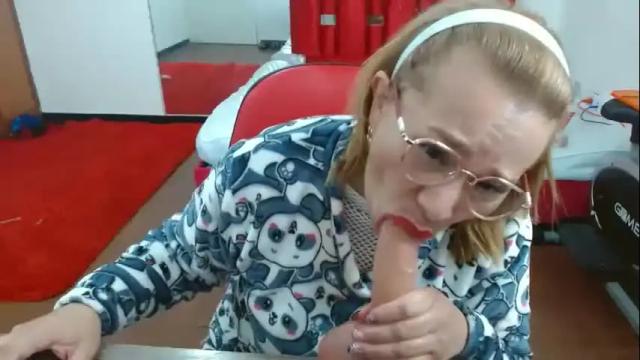 Image 2 of krystal_thomson Stream on Chaturbate on 1 month ago