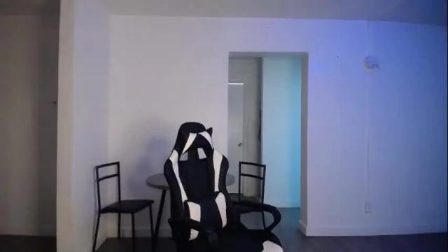 Image 7 of krystalblakexxx Stream on Chaturbate on 1 month ago
