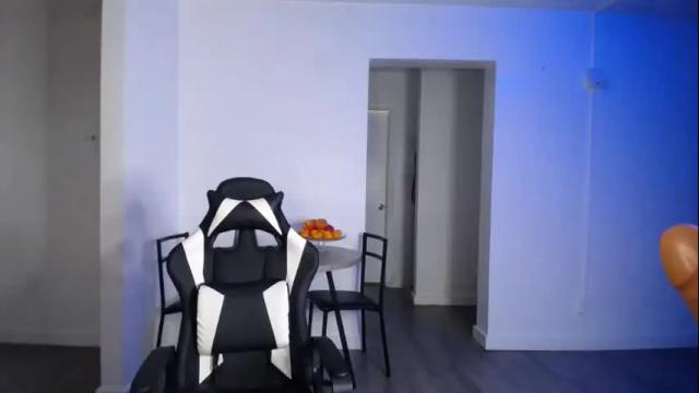 Image 12 of krystalblakexxx Stream on Chaturbate on 1 month ago