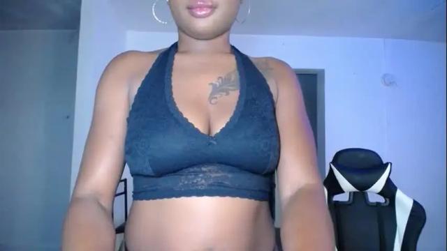 Image 11 of krystalblakexxx Stream on Chaturbate on 2 months ago