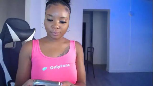 Image 4 of krystalblakexxx Stream on Chaturbate on 2 months ago