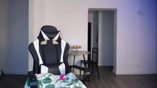 Thumbnail 3, krystalblakexxx's Stream at Chaturbate, 1 month ago