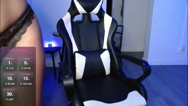 Image 6 of krystalblakexxx Stream on Chaturbate on 10 days ago