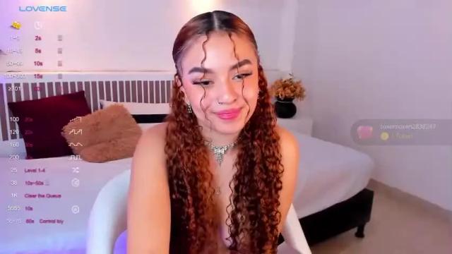 Image 12 of krystalcox18 Stream on Chaturbate on 16 months ago