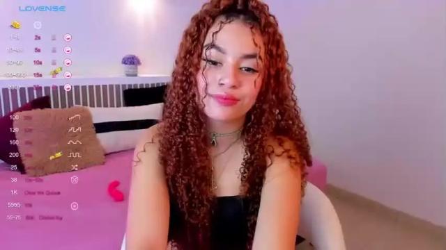 Image 12 of krystalcox18 Stream on Chaturbate on 16 months ago