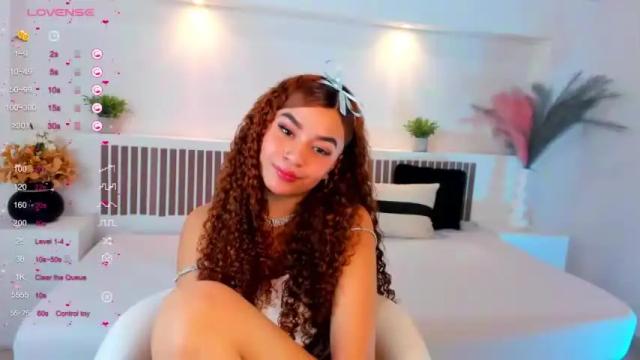 Image 3 of krystalcox18 Stream on Chaturbate on 16 months ago
