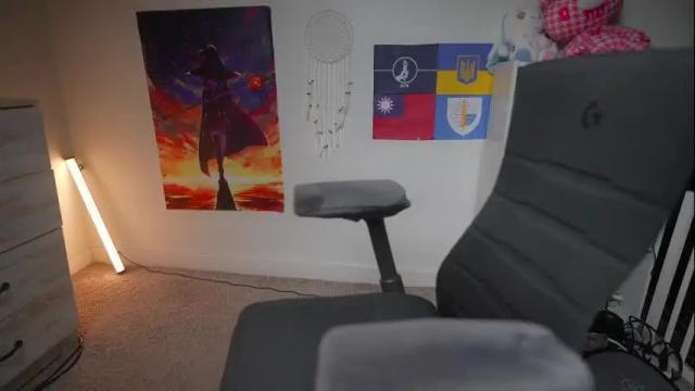 Image 7 of krystalsyxx Stream on Chaturbate on 1 month ago