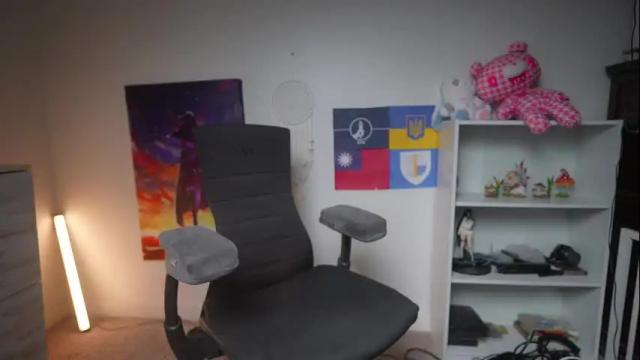 Image 10 of krystalsyxx Stream on Chaturbate on 1 month ago