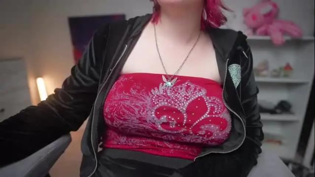 Image 2 of krystalsyxx Stream on Chaturbate on 1 month ago