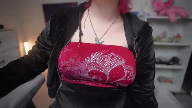 Image 2 of krystalsyxx Stream on Chaturbate on 1 month ago
