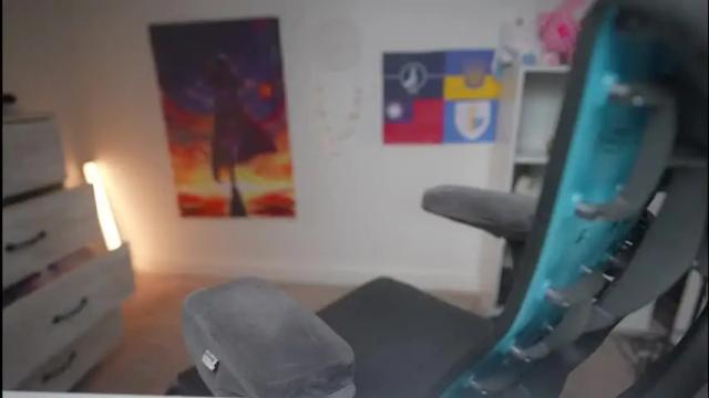 Image 11 of krystalsyxx Stream on Chaturbate on 24 days ago