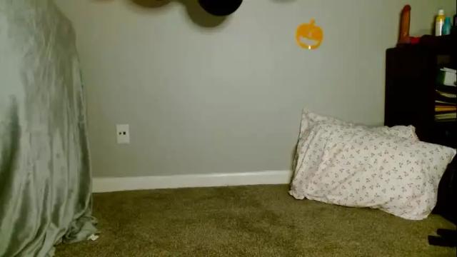 Image 3 of krystalxkitten Stream on Chaturbate on 19 months ago