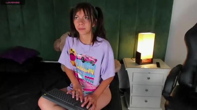 Thumbnail 1, kuromi_spellman's Stream at Chaturbate, 16 months ago