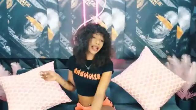 Image 12 of kushkittie Stream on Chaturbate on 14 months ago