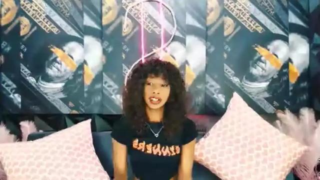 Image 4 of kushkittie Stream on Chaturbate on 14 months ago