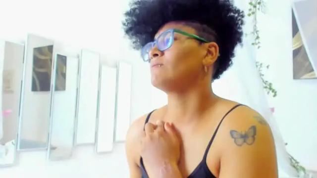 Image 4 of kyla_malik Stream on Chaturbate on 20 months ago