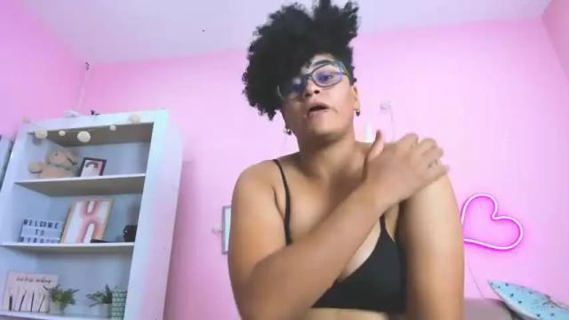 Image 7 of kyla_malik Stream on Chaturbate on 19 months ago