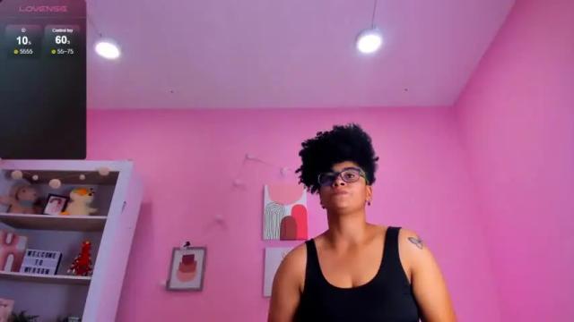 Image 3 of kyla_malik Stream on Chaturbate on 19 months ago