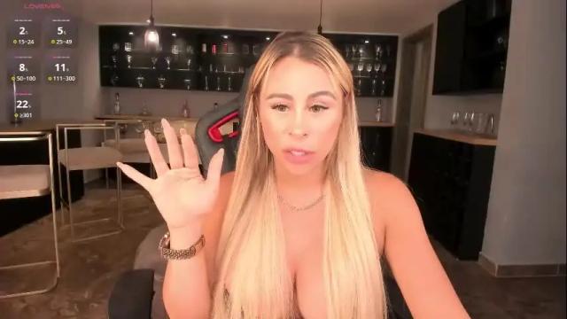 Image 6 of kylie_cooper Stream on Chaturbate on 28 days ago