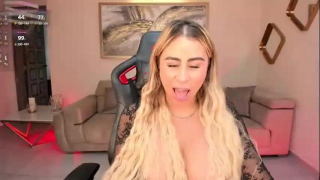 Image 6 of kylie_cooper Stream on Chaturbate on 5 days ago
