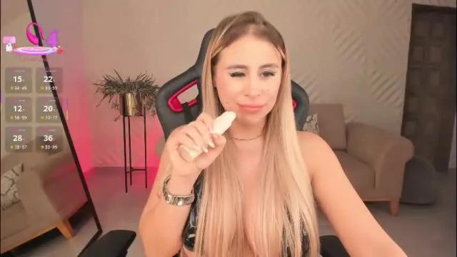 Image 8 of kylie_cooper Stream on Chaturbate on 4 months ago