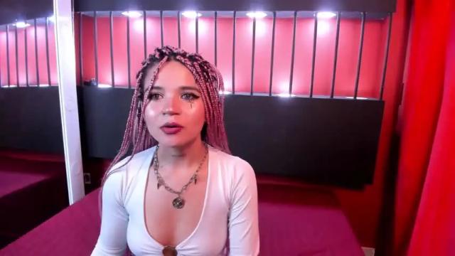 Image 7 of kylie_foxx1 Stream on Chaturbate on 13 months ago