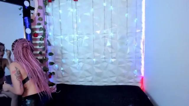 Image 4 of kylie_foxx1 Stream on Chaturbate on 13 months ago