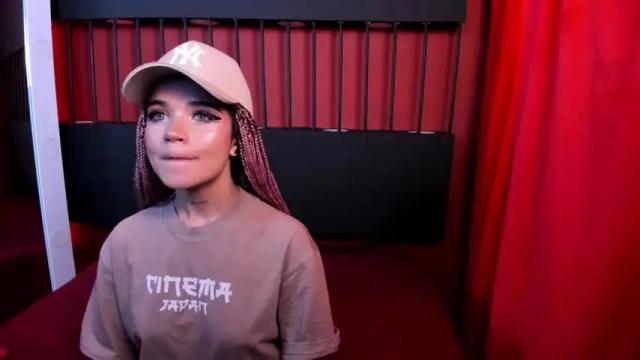 Image 4 of kylie_foxx1 Stream on Chaturbate on 12 months ago
