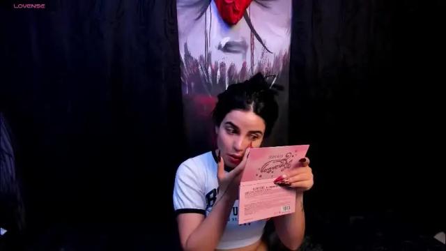 Image 2 of kylie_foxx1 Stream on Chaturbate on 1 month ago