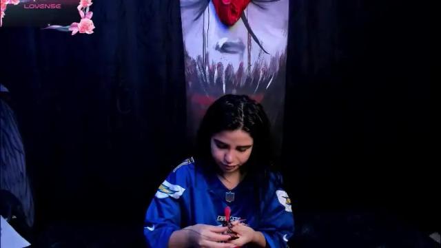 Image 2 of kylie_foxx1 Stream on Chaturbate on 1 month ago