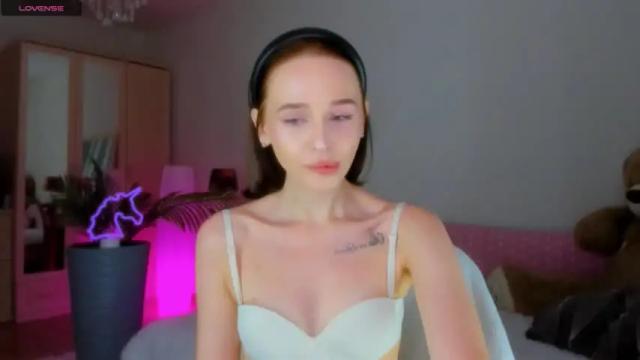 Image 2 of kylie_ginger Stream on Chaturbate on 26 months ago