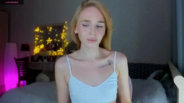 Image 3 of kylie_ginger Stream on Chaturbate on 25 months ago