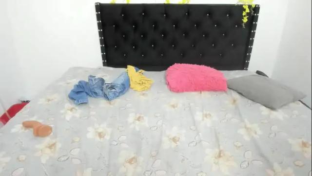 Image 4 of kylie_hot34 Stream on Chaturbate on 2 months ago