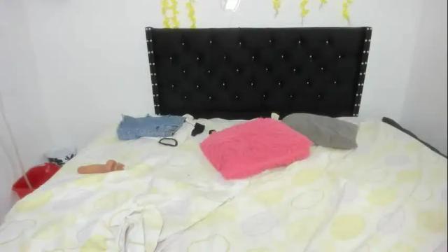 Image 2 of kylie_hot34 Stream on Chaturbate on 1 month ago
