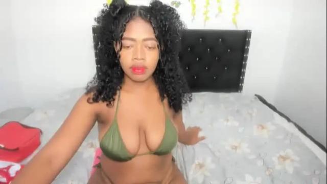Image 7 of kylie_hot34 Stream on Chaturbate on 18 days ago