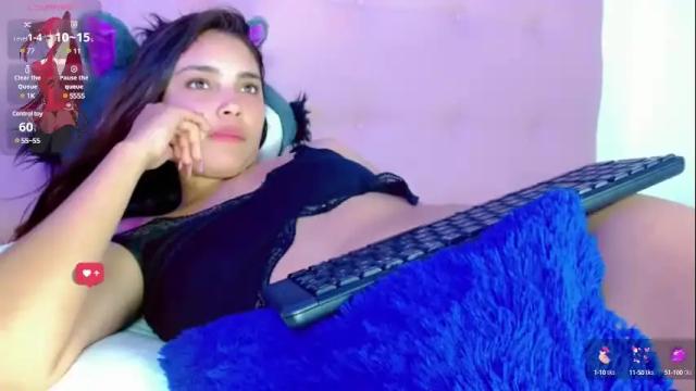Image 11 of kylie_hottt_ Stream on Chaturbate on 18 days ago