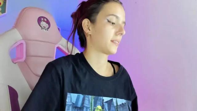 Image 2 of kylie_karter Stream on Chaturbate on 16 months ago