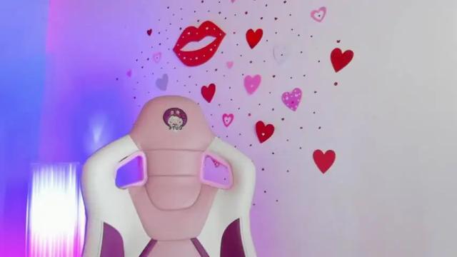 Image 12 of kylie_karter Stream on Chaturbate on 16 months ago