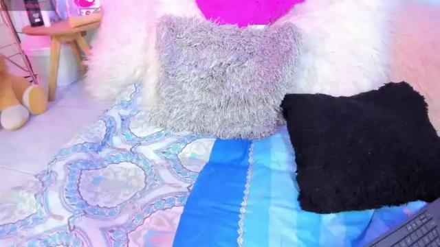 Image 12 of kylie_karter Stream on Chaturbate on 15 months ago