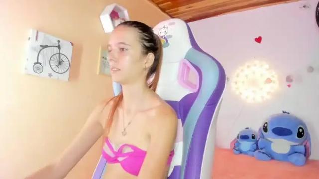 Image 4 of kylie_karter Stream on Chaturbate on 14 months ago