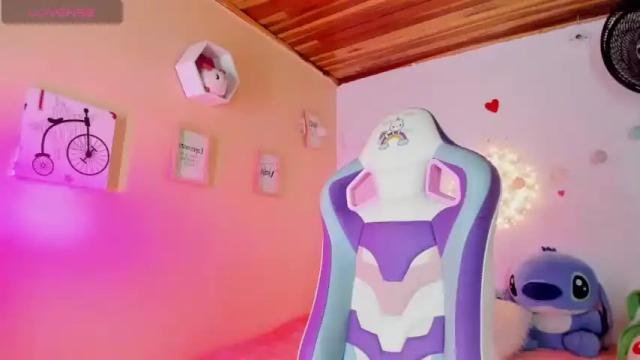 Image 2 of kylie_karter Stream on Chaturbate on 14 months ago