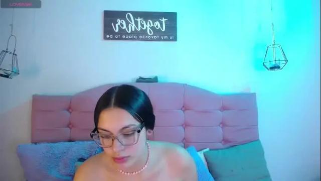 Image 11 of kylie_ls Stream on Chaturbate on 1 month ago