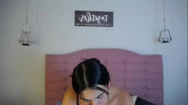 Image 2 of kylie_ls Stream on Chaturbate on 16 days ago