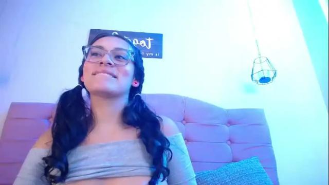 Image 3 of kylie_ls Stream on Chaturbate on 7 days ago