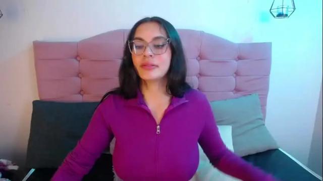 Image 10 of kylie_ls Stream on Chaturbate on 8 days ago