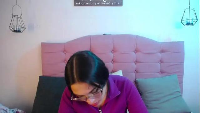 Image 3 of kylie_ls Stream on Chaturbate on 8 days ago