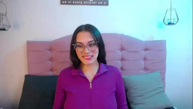 Image 4 of kylie_ls Stream on Chaturbate on 8 days ago