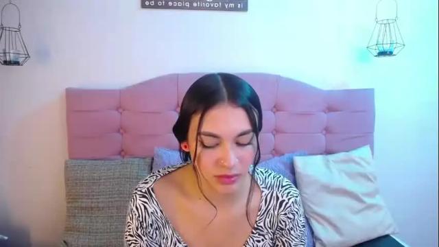 Image 7 of kylie_ls Stream on Chaturbate on 4 days ago