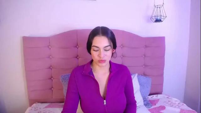 Image 12 of kylie_ls Stream on Chaturbate on 1 month ago